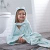 ⁦מגבת רחצה עם קשירה לצוואר - מנטה מיננה⁩ – תמונה ⁦3⁩