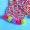 ⁦ערכת סריגה לילדים - צעיף עם פונפונים Buttonbag⁩ – תמונה ⁦3⁩