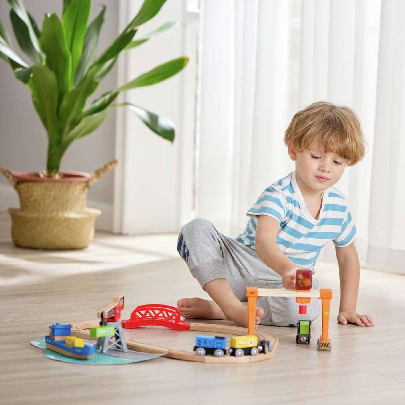 סט נמל - הרמה והעמסה Hape – תמונה 4