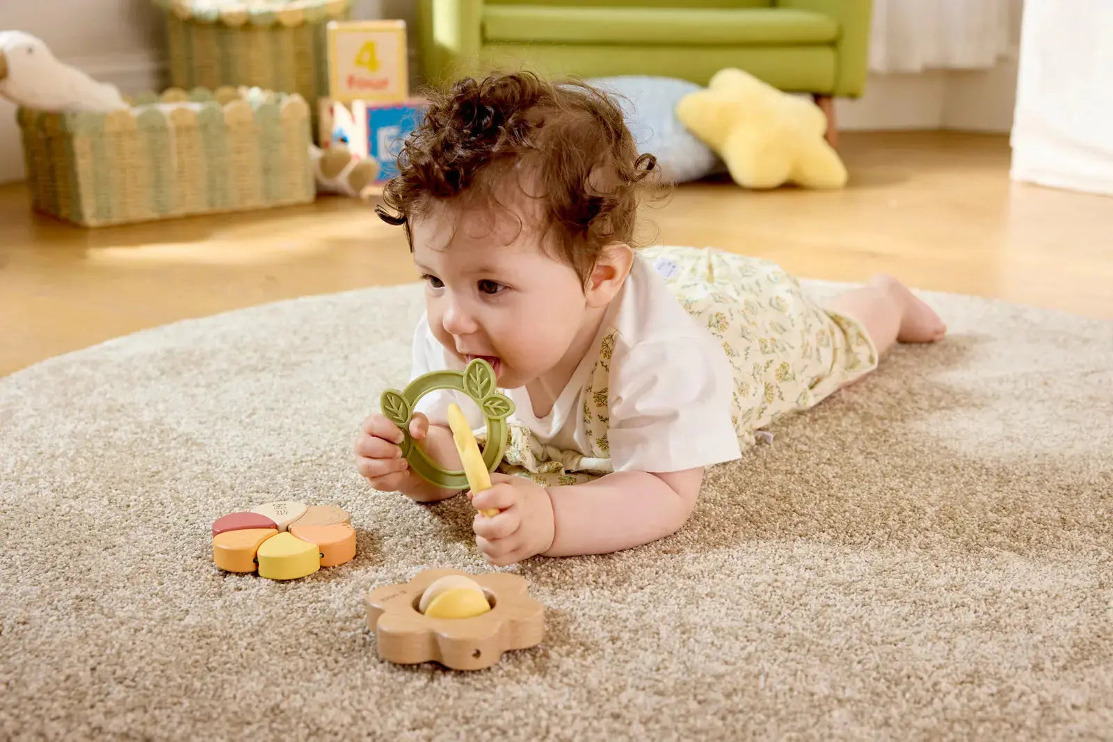 שלישיית רעשני פרחים מעוצבים Hape – תמונה 4